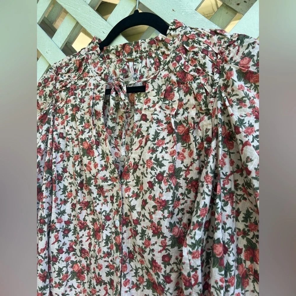 Free people Meant To Be floral top